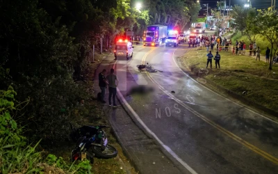 Dos personas murieron en un grave accidente al norte de Bucaramanga: hay un menor herido