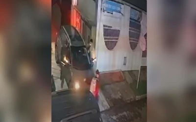 Policía abatió a dos ladrones que intentaron asaltarlo: uno más resultó herido