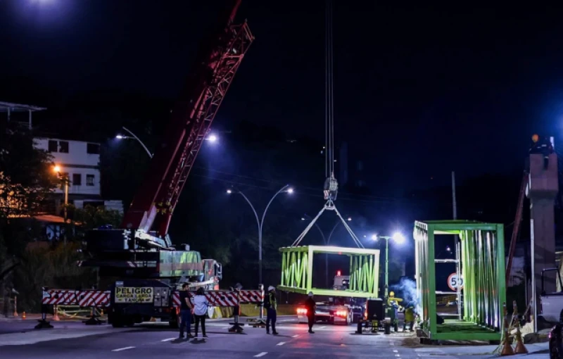El tercer carril de Floridablanca está a un paso de ser realidad: así quedó su nuevo puente peatonal