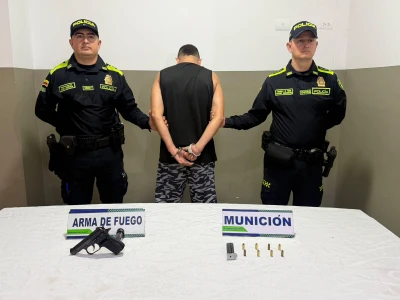 Con una pistola y ocho cartuchos: así capturaron a un hombre en el barrio Villa Rosa de Bucaramanga