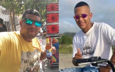 Mientras huían en un carro, dos delincuentes causaron la muerte de dos motociclistas