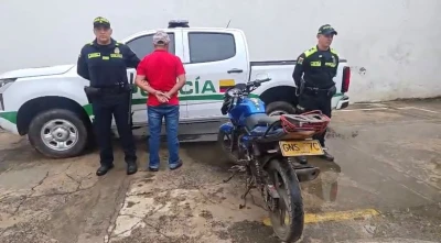 Cayó en Santander con una motocicleta robada: intentó evitar a la Policía y quedó al descubierto