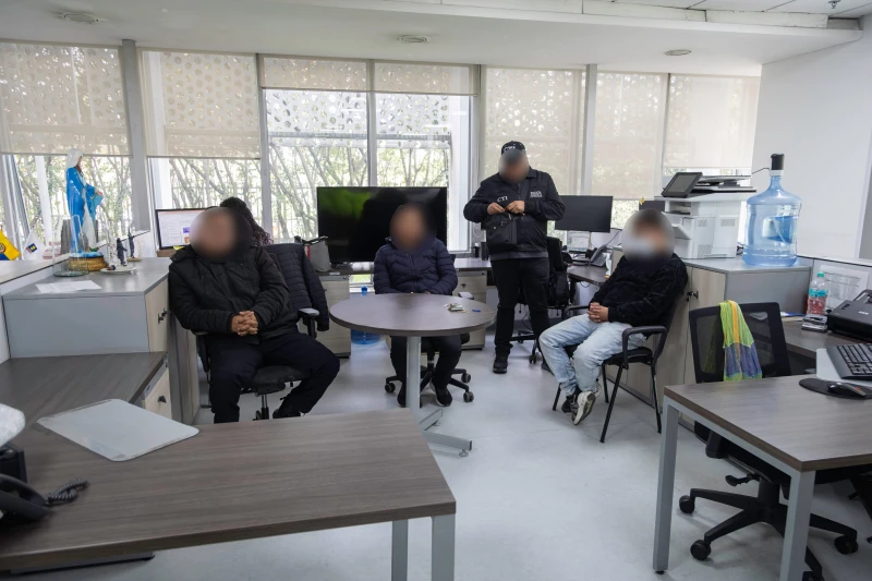 Capturan a 4 policías por muerte de un hombre que habría recibido golpes y descargas eléctricas