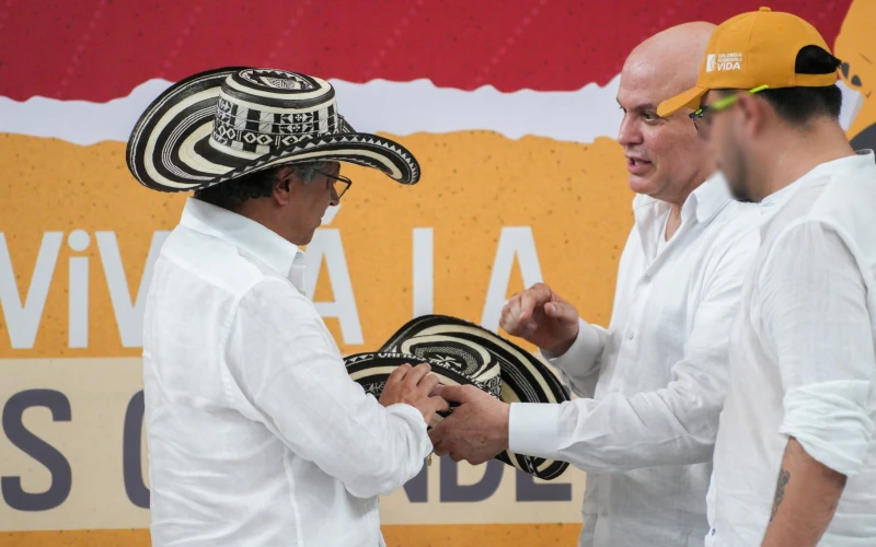 Mancuso revela que fue presionado por entorno de Petro para acusar a Uribe y De la Espriella
