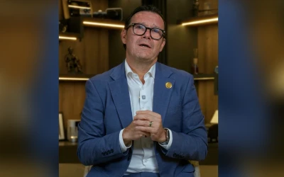 Rector de las UTS, Omar Lengerke, renunció a su cargo y podrá aspirar a la Gobernación de Santander