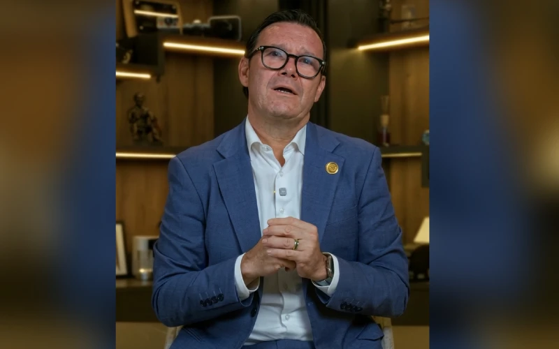Rector de las UTS, Omar Lengerke, renunció a su cargo y podrá aspirar a la Gobernación de Santander