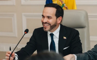 En apenas dos meses, De la Espriella rompe el récord y reduce 5 mil contratistas al Gobierno