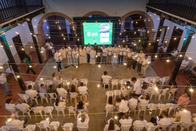 Después de más de diez años de espera, familias de Girón recibieron las escrituras de sus viviendas