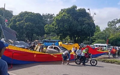 Caos en varias vías de Bucaramanga y el área por protestas por alzas del predial