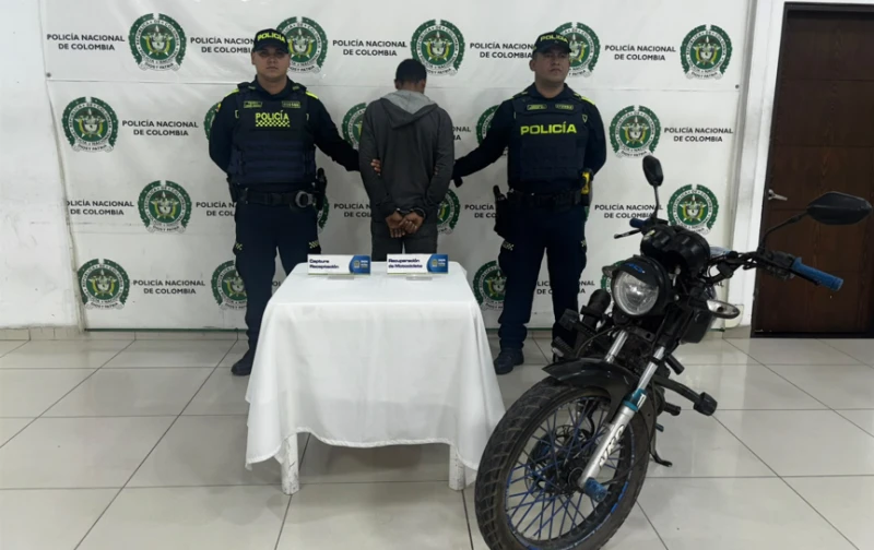 En el parque de los Niños y Centroabastos cayeron dos sujetos con motos reportadas como robadas