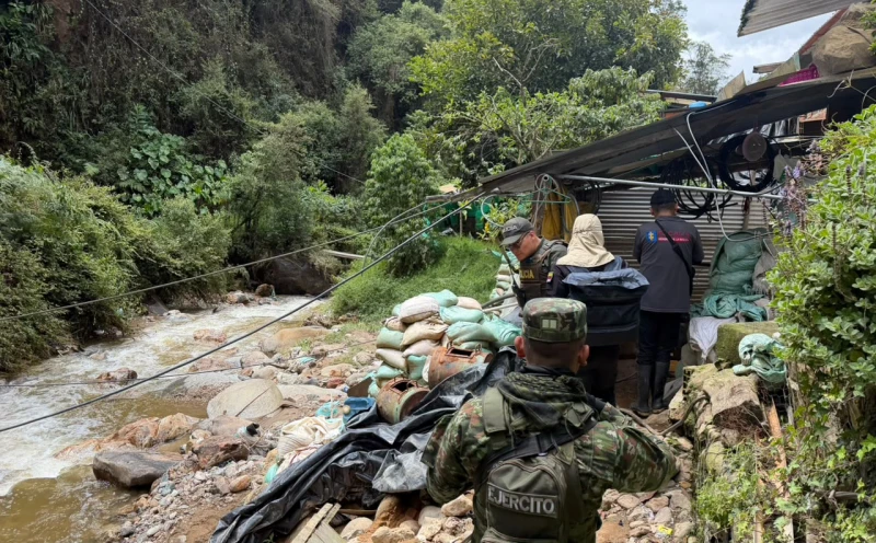 Explosivos, cianuro y mercurio en Santurbán: duro golpe a la minería ilegal tras 8 allanamientos