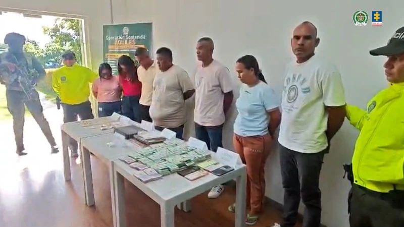 Oro, platino y $508 millones en efectivo: así cayó una presunta red familiar de minería ilegal en Antioquia